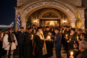 Μεταφορά Αγίου Φωτός στην Ι. Μ. Αιτωλοακαρνανίας