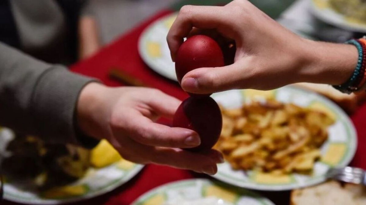 Αναλυτικά οι οδηγίες του ΕΟΔΥ για τις τροφές του Πάσχα