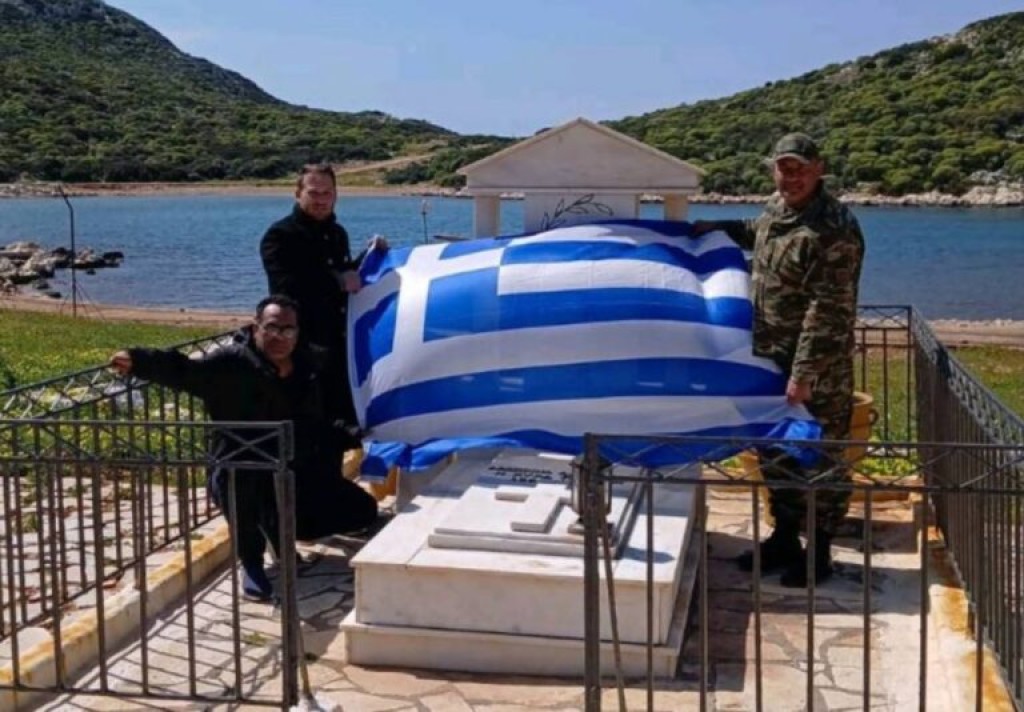 Ο Αγρινιώτης γλύπτης Ευάγγελος Τύμπας στη Ρω, για τον ανδριάντα της «Κυράς»