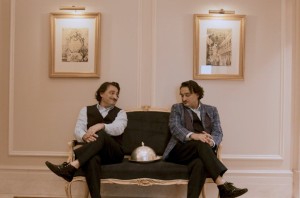 «Ο Υπηρέτης δύο Αφεντάδων»: Ο Βασίλης Χαραλαμπόπουλος θα έχει δύο αφεντικά στο Θέατρο Οινιαδών (Σαβ 2/8/2025 21:00)