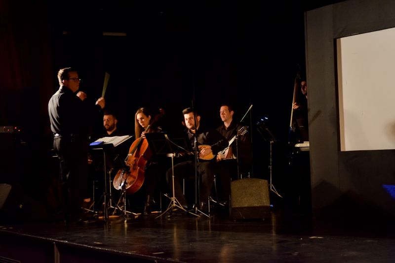 Επιτυχημένη  παρουσία της Ορχήστρας του Πνευματικού Κέντρου Δήμου Ιερής Πόλης Μεσολογγίου στο έργο του Γιώργου Βούκανου «Σήμερον Καραγκιόζης – Τα Χριστούγεννα του Παπαδιαμάντη»