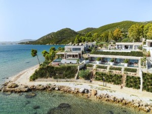 Το Paleros Bay με θέα το πιο μαγευτικό κόλπο του Ιονίου - Ο Κωσταντής Ροκόφυλλος δημιούργησε ένα ισχυρό brand name