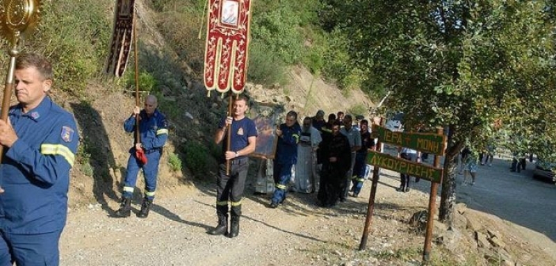 Θεία Λειτουργία προς τιμήν των πυροσβεστών του Αγρινίου στην Ι.Μ. Λυκουρίσσης