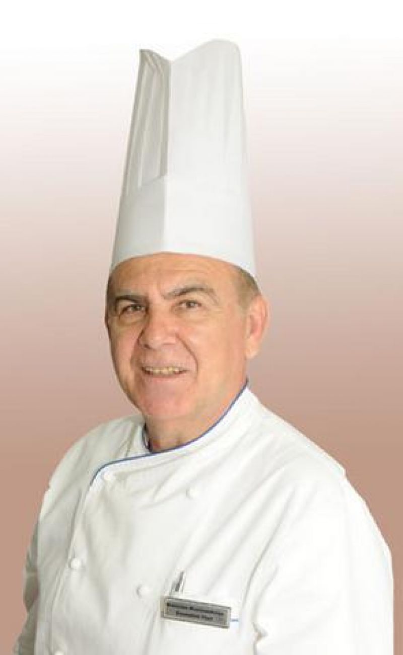 Ο Αγρινιώτης πρεσβευτής της ελληνικής μαγειρικής στο Κάιρο και τη Μ. Ανατολή
