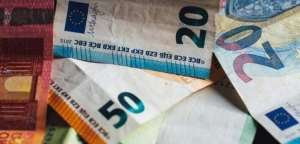Επίδομα 400 ευρώ: Πότε θα καταβληθούν τα ποσά - Πάνω από 44.000 οι δικαιούχοι