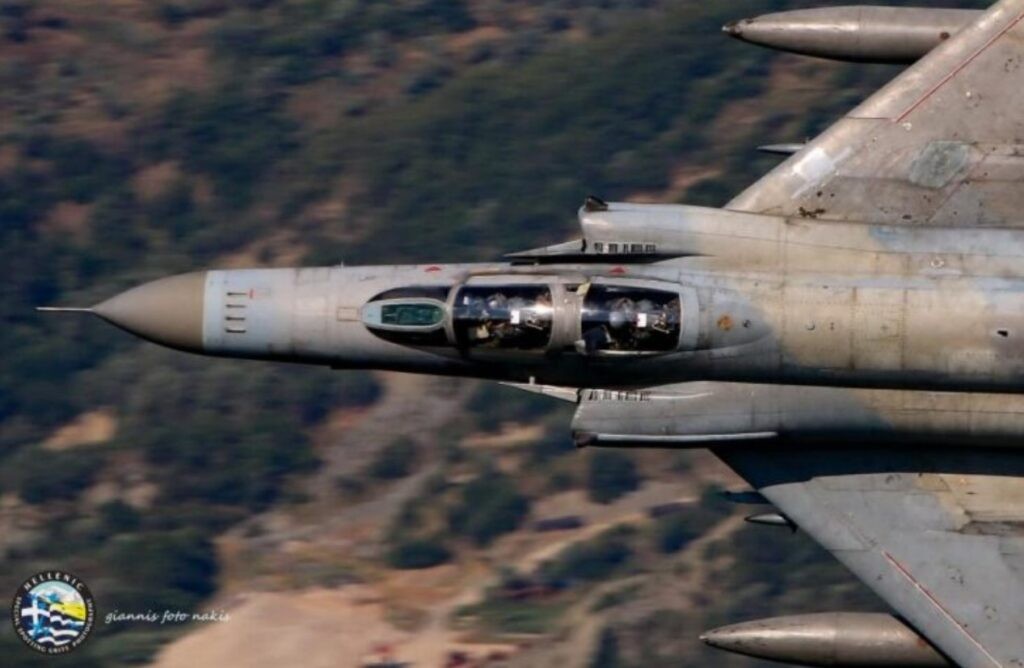 Έκθεση αφιερωμένη στην Πολεμική Αεροπορία στο 1ο Δημοτικό Σχολείο Αγίου Κωνσταντίνου