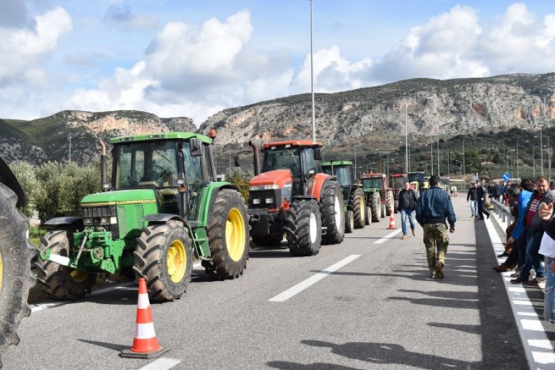 Κλειστή από αγρότες και σήμερα, Σάββατο, για πέντε ώρες η Ιόνια Οδός