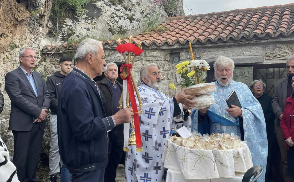 Πανηγυρικός Εσπερινός στην Αγία Ελεούσα Μυρτιάς – Στον σπηλαιώδη ναό Ζωοδόχου Πηγής