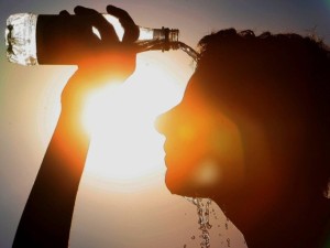 Καύσωνας έως την Τετάρτη σε όλη τη χώρα - Τα έξι μέτρα, τι ισχύει για το delivery