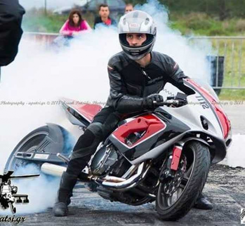 Θ. Καψιμάλης: Ο «μοναδικός» moto dragster με διακρίσεις από το Αγρίνιο (ΦΩΤΟ)