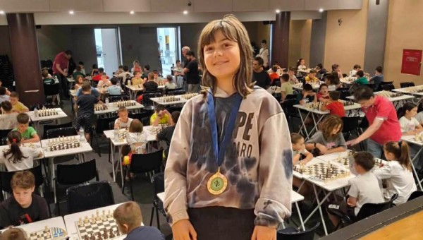 Αγρίνιο: Χρυσό μετάλλιο για την Πηνελόπη Στούπα στο σχολικό πρωτάθλημα σκακιού