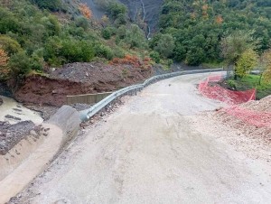 Σύντομα έτοιμη η γέφυρα στο δρόμο Αμοργιανοί – Μαλατέικα (φωτο)