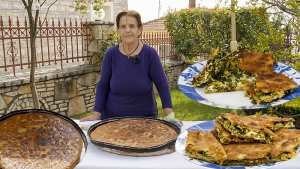 Πίτα γυριστή στα κάρβουνα | Greek food (Βίντεο)