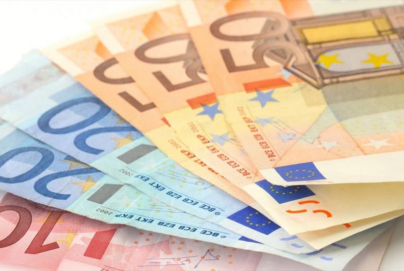 Επίδομα 400 ευρώ: Τη Δευτέρα αρχίζει η καταβολή σε μακροχρόνια άνεργους