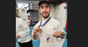 Μεγάλη διάκριση για τον Αγρινιώτη Κωνσταντίνο Αναστασίου σε Διεθνή Διαγωνισμό στη Μαγειρική