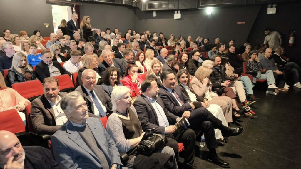 ΔΗ.ΠΕ.ΘΕ. Αγρινίου: Πρεμιέρα με έντονο παλμό στην παράσταση «Ελιά – Καπνός – Παναιτωλικός»