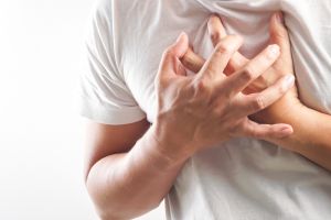 Καρδιακή προσβολή: Αυτό είναι το σύμπτωμα-κλειδί που ΔΕΝ είναι ο πόνος στο στήθος