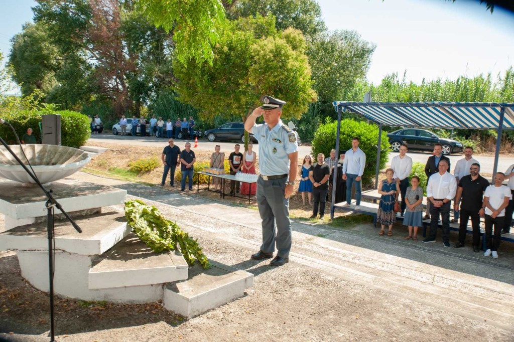 Σε κλίμα συγκίνησης τελέστηκε στα Καλύβια το Επίσημο Μνημόσυνο στη μνήμη των εκτελεσθέντων πατριωτών στη Σιδηροδρομική γραμμή Αγρινίου-Κρυονερίου