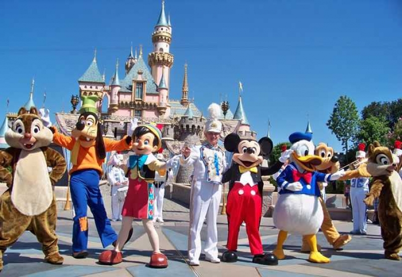 Η Disneyland ψάχνει 45 Ελληνες για να εργαστούν στο Παρίσι