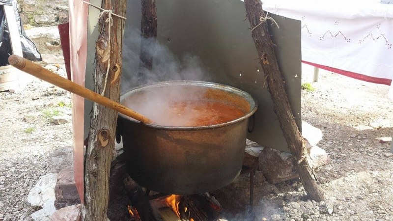 Ξεκίνα το γλέντι στο «Σπιτικό μας» της Λίμνης Τριχωνίδας