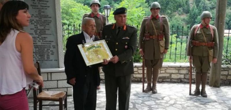 Ελευθέριανη Ναυπακτίας: H πατρίδα τίμησε αγωνιστή του έπους του 1940 ηλικίας 104 ετών