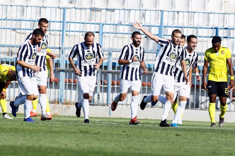 Αρχίζει και η Super League 2