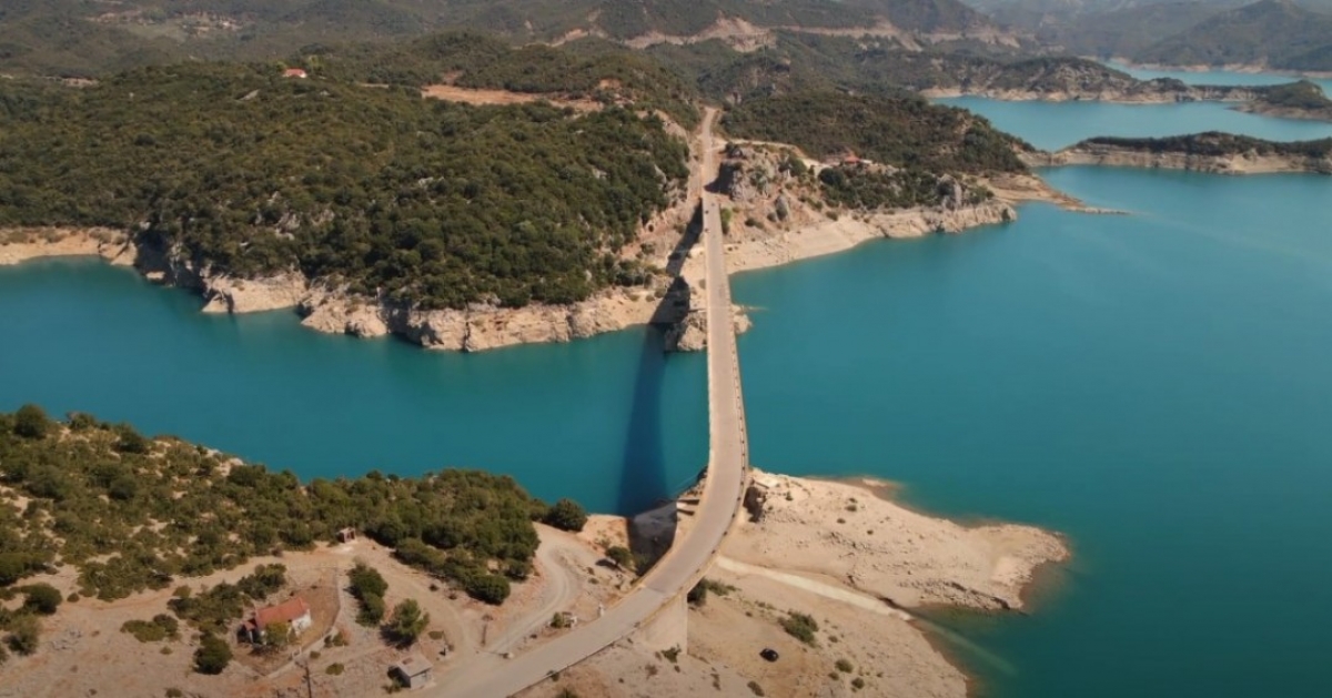 Βίντεο: Γέφυρα Τατάρνας και Λίμνη Κρεμαστών μαγεύουν από ψηλά