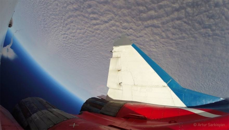 Στα «κράσπεδα» του διαστήματος – Εκπληκτικό βίντεο με MiG-29 στα 22 χλμ. ύψος