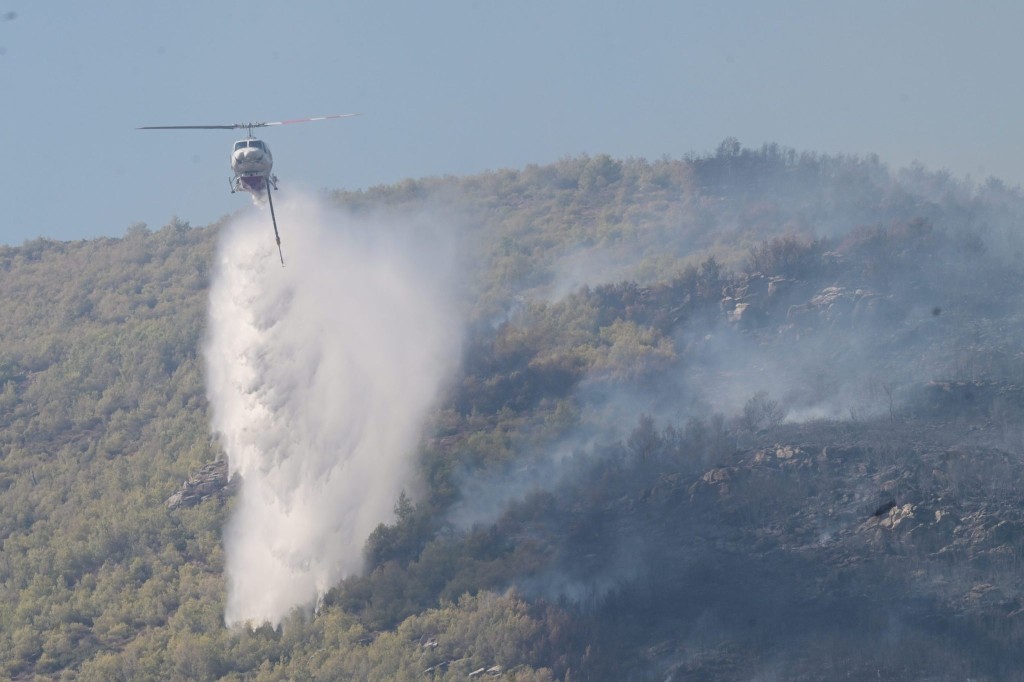 Φωτιά από κεραυνό στον Ψηλόβραχο Αγρινίου: Δεν υπήρχε νερό ούτε για τις αυλές