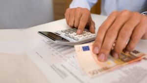 Στην πλατφόρμα της ΑΑΔΕ οι αιτήσεις των ελεύθερων επαγγελματιών για τα 800 ευρώ