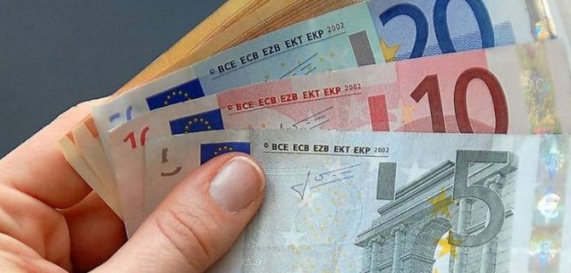 Επίδομα 400 ευρώ: Τελευταία ευκαιρία για τους δικαιούχους – Ποιοι τα δικαιούνται