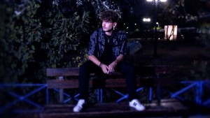 Ο Chris Gi συστήνεται με το πρώτο του single «Το γελαστό παιδί»