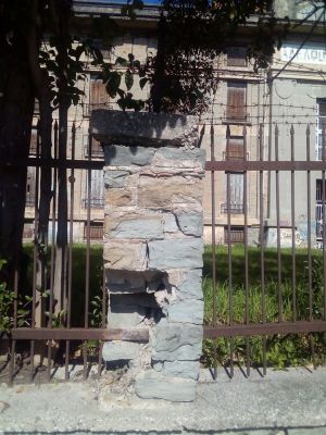 Γ. Καραμητσόπουλος: Ερώτημα σχετικά, με τον πέτρινο τοίχο - περίβολο των καπναποθηκών Παπαπέτρου που είναι επικίνδυνος για τους διερχόμενους