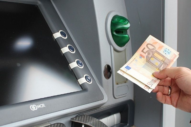 ΚΕΑ: Διαβεβαιώσεις από τον ΟΠΕΚΑ – Καθυστερήσεις στην πληρωμή Αυγούστου καταγγέλλουν οι δικαιούχοι