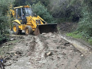 «Θύμα» οι αγροτικοί δρόμοι από τη νεροποντή στο Αγρίνιο - Αρκετά τα προβλήματα