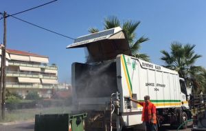 Σε συνεργασία με τον Δήμο Αγρινίου ο καθαρισμός των κάδων στην Αμφιλοχία