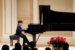 Εντυπωσίασε το κοινό της Κρήτης ο 10χρονος πιανίστας Εμμανουήλ Κουτσάκης μέλος της ΣΟΝΕ