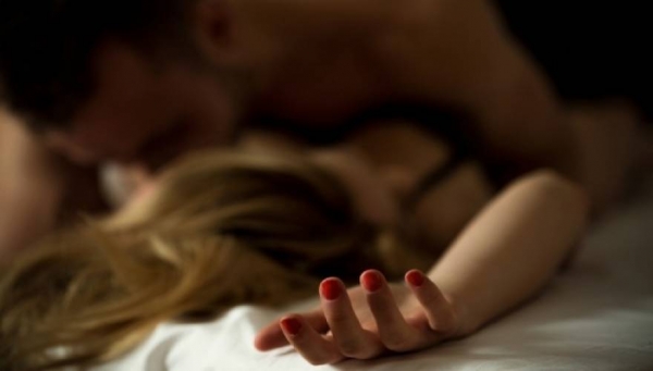 Ποια σημεία του γυναικείου σώματος είναι πιο ευαίσθητα στο ερωτικό άγγιγμα