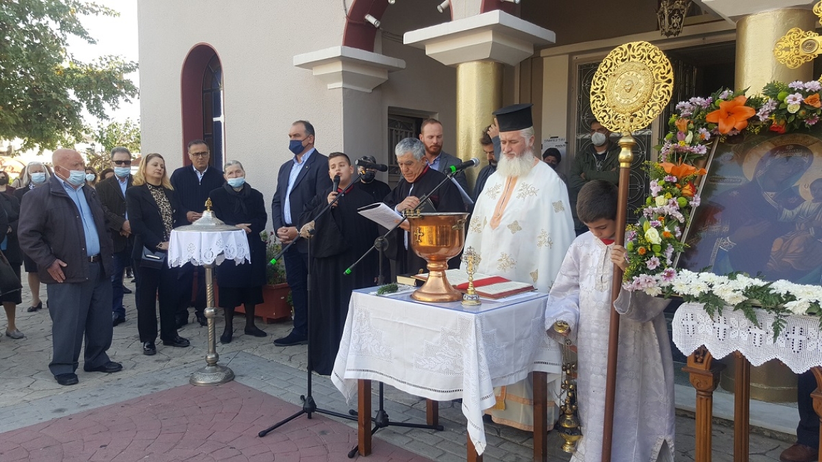 Η λιτάνευση της εικόνας της Παναγίας της «Γρίπης» στα Καλύβια