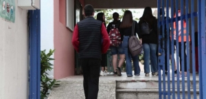 Ανησυχία για τα σχολεία και για ενδεχόμενο κλείσιμο λίγο μετά το άνοιγμα – Τι θα γίνει με τα Θεοφάνια