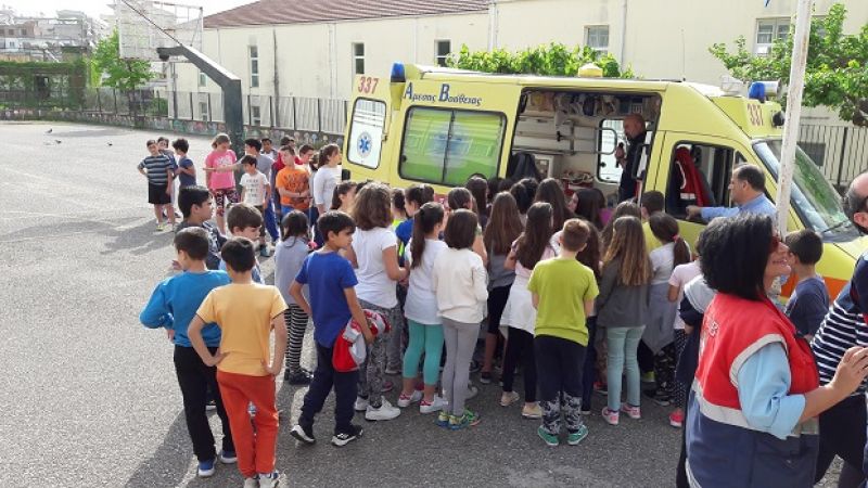 Εκπαίδευση για πρώτες βοήθειες από το ΕΚΑΒ Αγρινίου στους μαθητές του 1ου Δημοτικού Αγίου Κωνσταντίνου