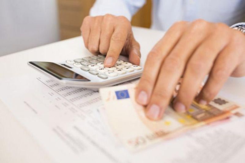 «Υπό κατάργηση» τέλος επιτηδεύματος, εισφορά αλληλεγγύης και τεκμήρια εισοδήματος