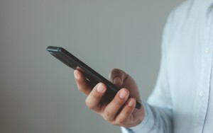 «Μαϊμού» αστυνομικοί «χτυπούν» καταστήματα εστίασης σε όλη τη χώρα