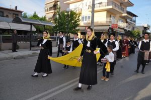 Με κάθε επισημότητα και εκκλησιαστική λαμπρότητα ολοκληρώθηκαν οι εορταστικές εκδηλώσεις στον Άγιο Κωνσταντίνο Αγρινίου