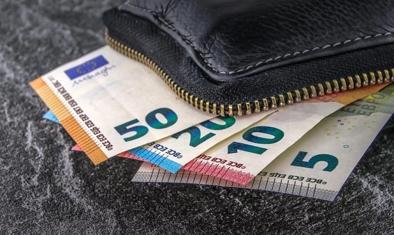 Αναδρομικά: Ποιοι θα πάρουν έως και 8.655 ευρώ – Τα καθαρά ποσά και οι εκπλήξεις