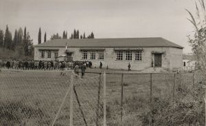 Τα εγκαίνια του Δημοτικού Σχολείου Καλυβίων, πριν 60 χρόνια