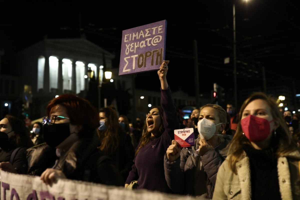 ΔΙΟΤΙΜΑ: Οι τροποποιήσεις του νόμου για την ενδοοικογενειακή βία δεν ανταποκρίνονται στις επιτακτικές ανάγκες για την προστασία των θυμάτων