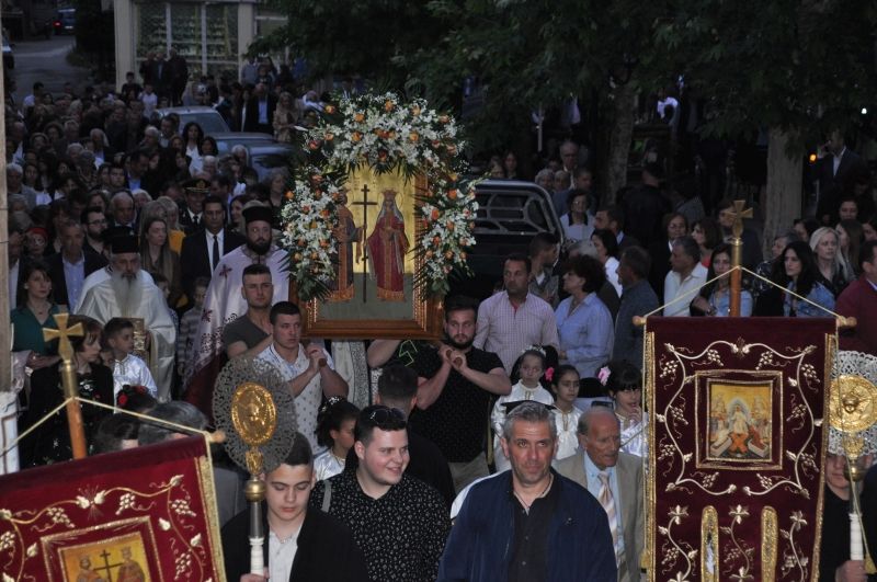 Με εκκλησιαστική λαμπρότητα η Θεία Λειτουργία στον Ιερό Ναό Αγίου Κωνσταντίνου Ιερουργούντος του Σεβασμιότατου Μητροπολίτου κ. Κοσμά